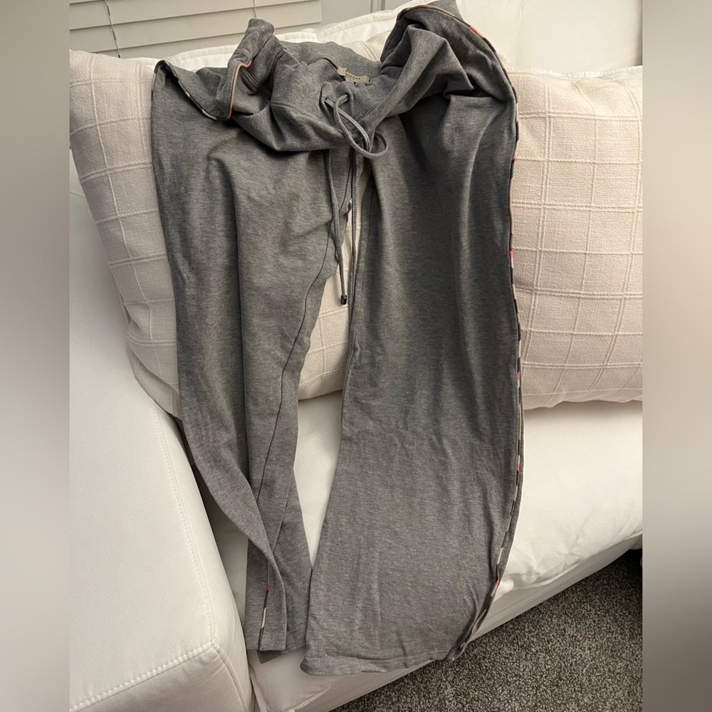 Burberry sweat pants- Nova check